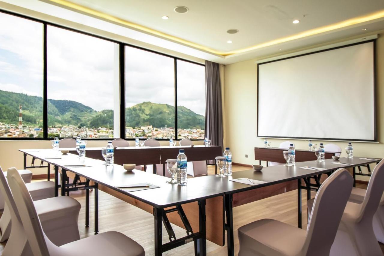 Parkside Gayo Petro Hotel Takengon מראה חיצוני תמונה